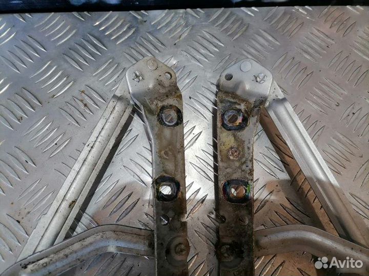 Петли багажника Ford Focus 2 1.4 2004-2011