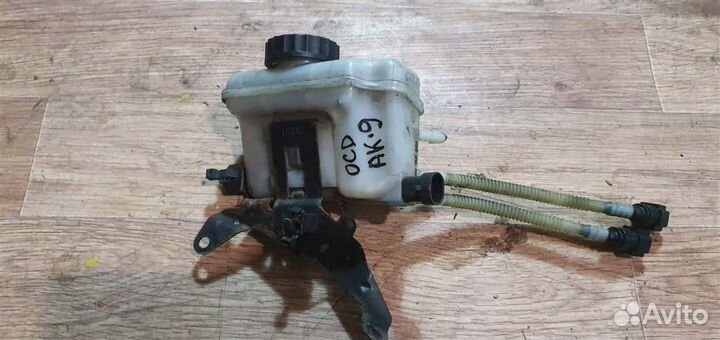 Бачок главного тормозного цилиндра Opel Corsa D 2