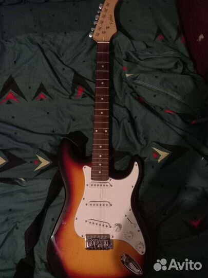 Электрогитара стратокастер