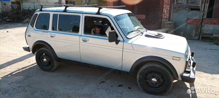 LADA 4x4 (Нива) 1.7 МТ, 2004, 200 000 км