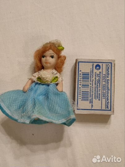 Кукла фарфоровая