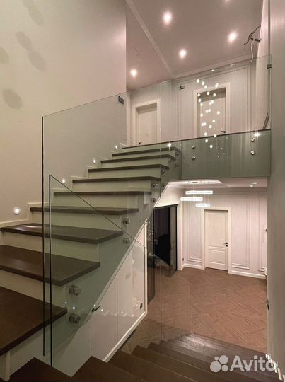 Стеклянные ограждения лестницы от производителя