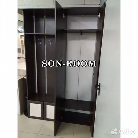 Прихожая с зеркалом