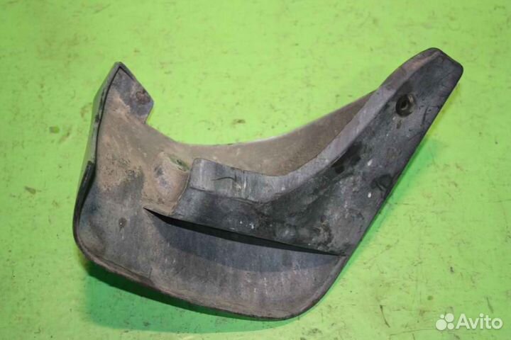 Брызговик toyota corolla spacio NZE121 зад лево