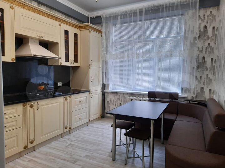 2-к. квартира, 80 м², 6/10 эт.