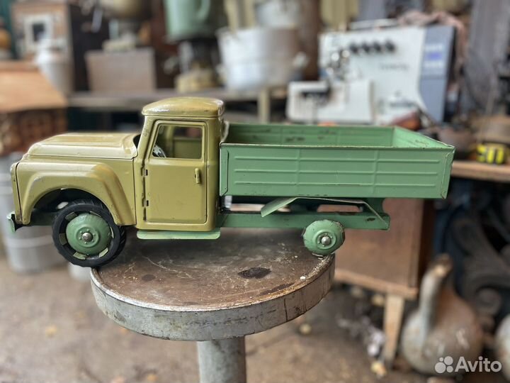 Модель грузовика уралец