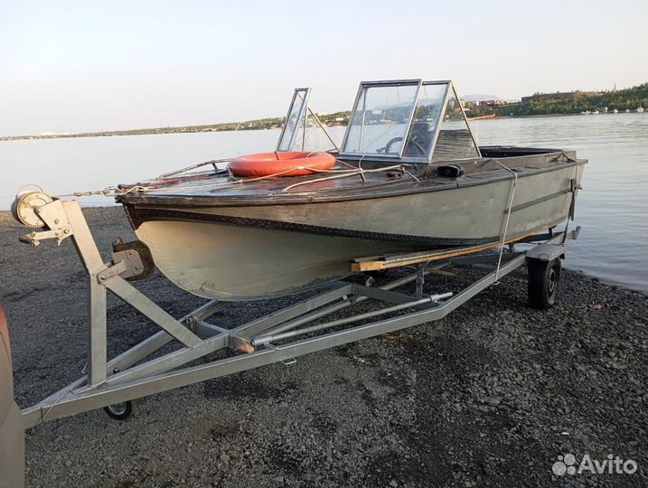 Катер Восток