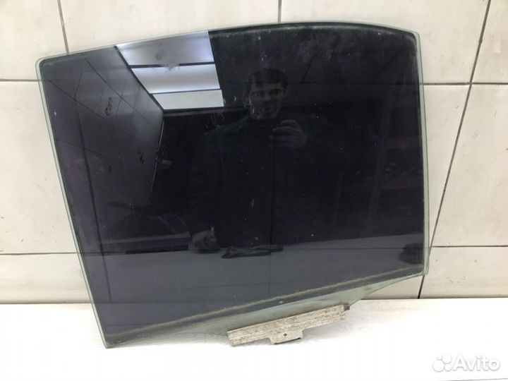 Стекло заднее левое Mercedes E-Class W210 M111
