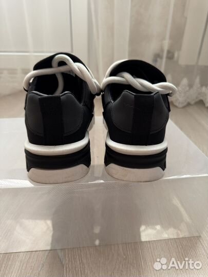 Кроссовки женские