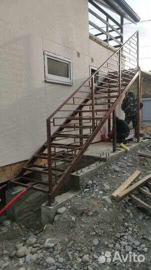 Лестница уличная из металла