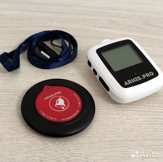 Кнопка вызова персонала и часы для мед учреждений