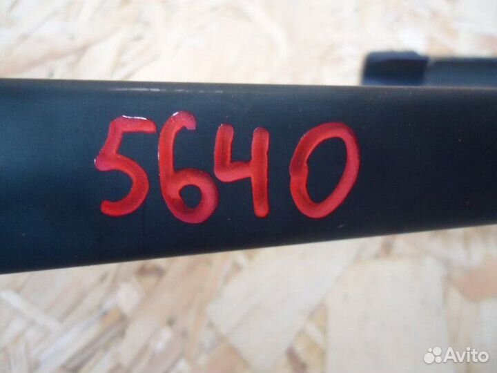 Поводок стеклоочистителя Volkswagen Passat CC cawb