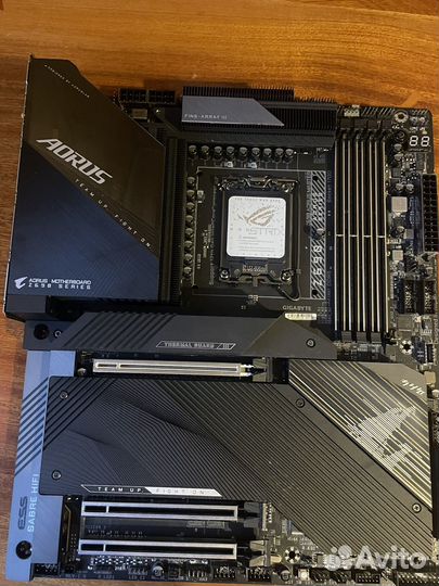 Материнская плата