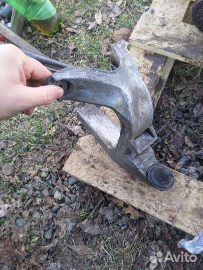 Кронштейн опоры двигателя mazda rx-8 левый правый