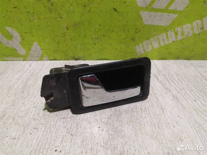 Ручка двери внутренняя левая Ауди 80 90 Б3