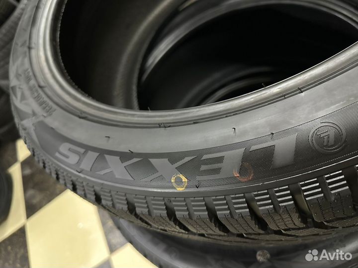 Lexxis Arctic-53 285/40 R22 и 325/35 R22 106T