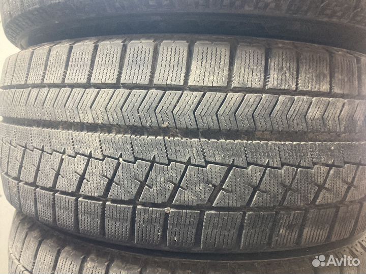 Bridgestone Blizzak VRX 205/50 R17