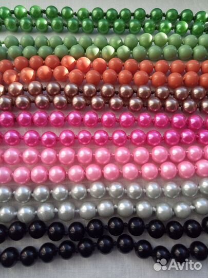 Бусы в сборке. Разноцветные