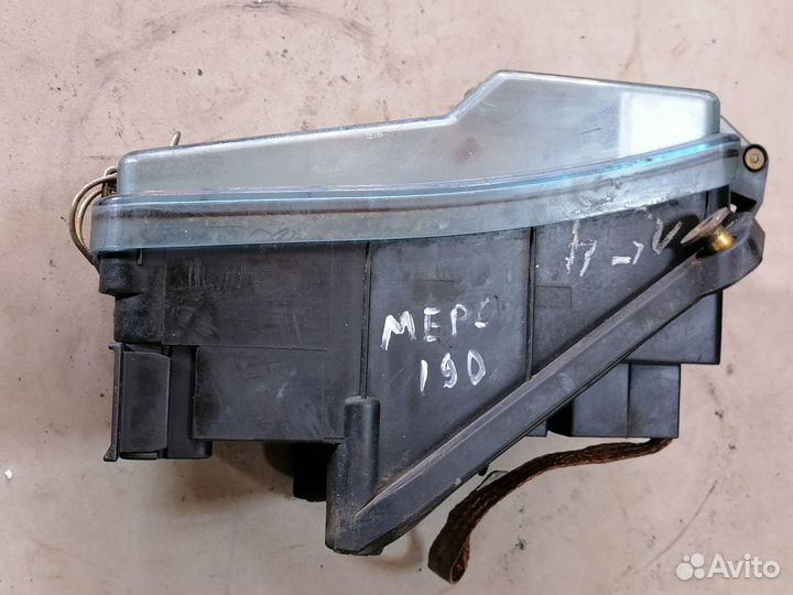 Блок предохранителей Mercedes 190/W201 1982-1993
