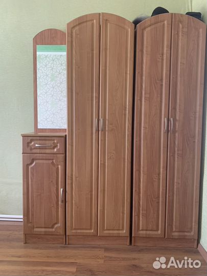 Шкаф распашной