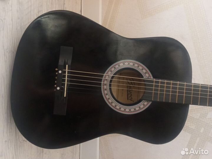 Акустическая гитара