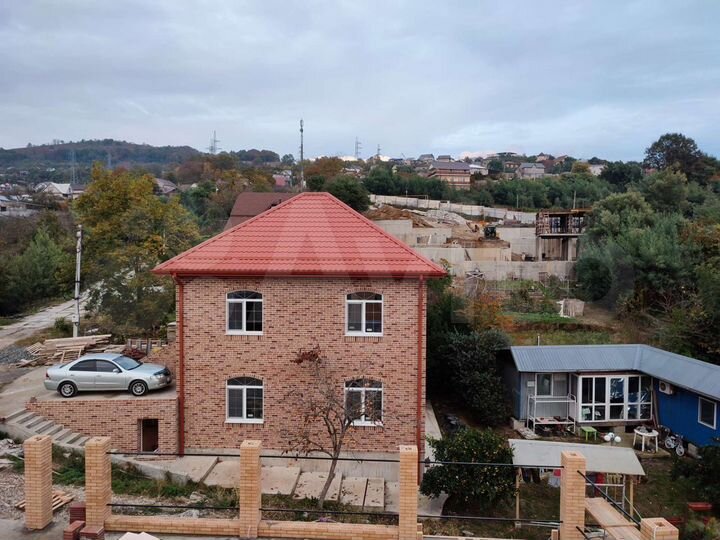 Дом 140 м² на участке 5 сот.