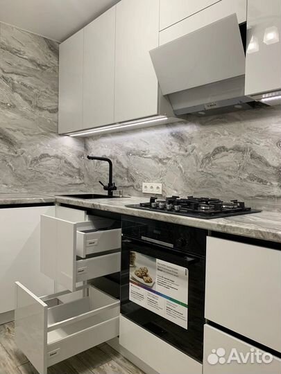 Кухонный гарнитур белый новый