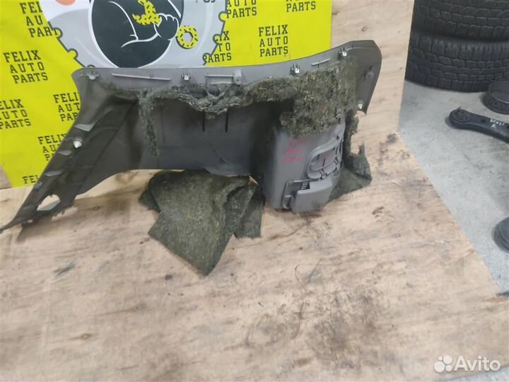 Обшивка багажника левая Toyota Corolla Spacio (Ae