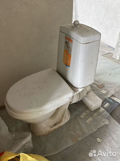 Унитаз с бачком