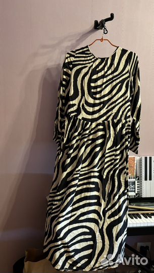 Платье H&M с этикеткой