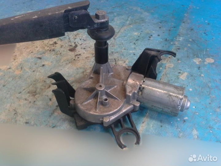 Моторчик стеклоочистителя задний Opel Astra H Fami