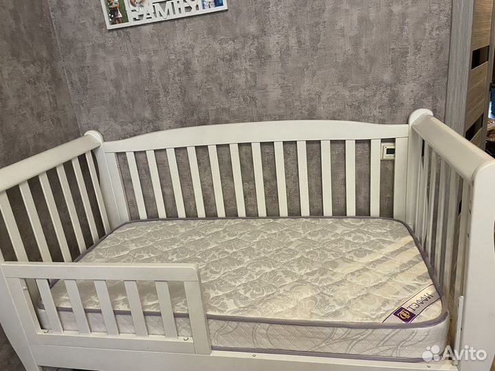 Детская кроватка