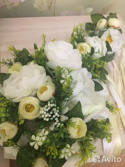 Декор для машины свадебный