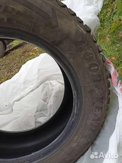 Goodyear Ultragrip Ice Arctic 195/65 R15