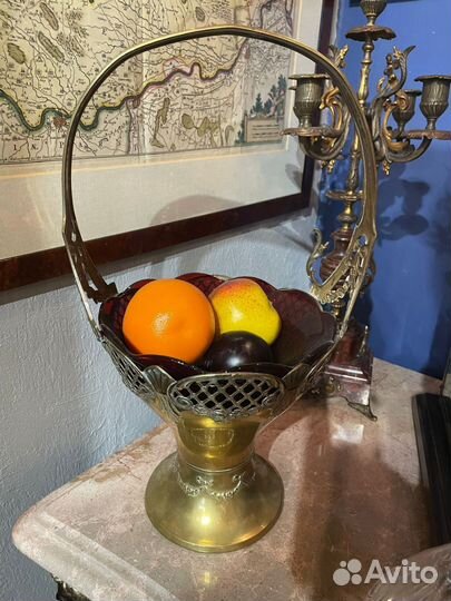 Старинная ваза