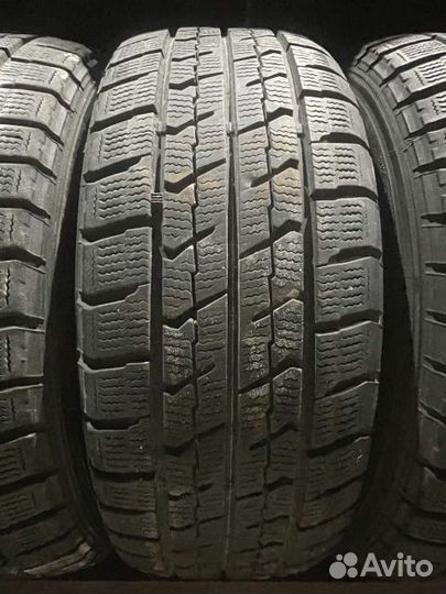 Goodyear Ice Navi Zea II 205/65 R16 90L