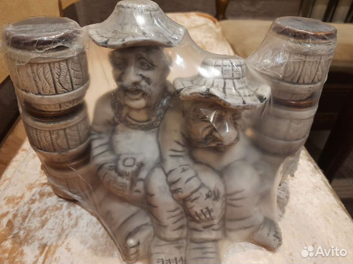 Графин со стопками