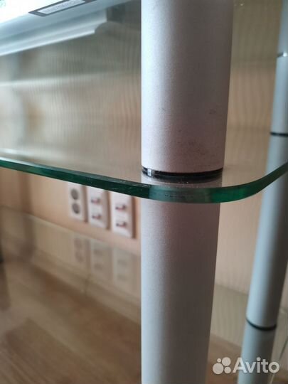 Стеклянная тумба под тв