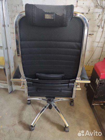 Офисные стулья и кресла