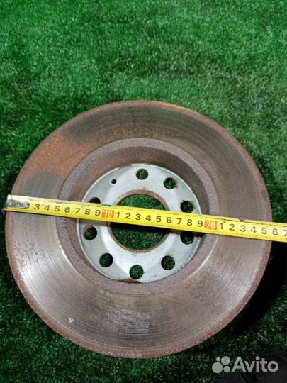 Диск тормозной задний Volkswagen Jetta 5 BVY (2.0)