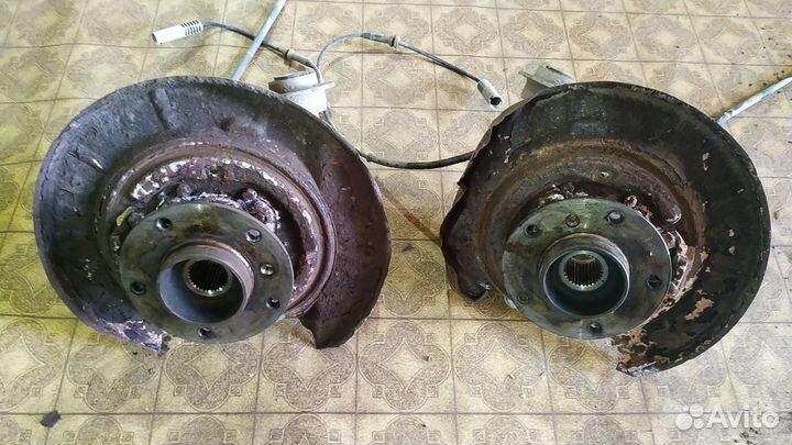 Задние кулаки бмв е39