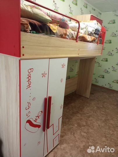 Детский уголок с кроватью