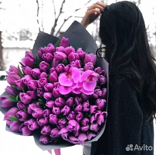 Букет 51 Сиреневый Тюльпан с орхидеей