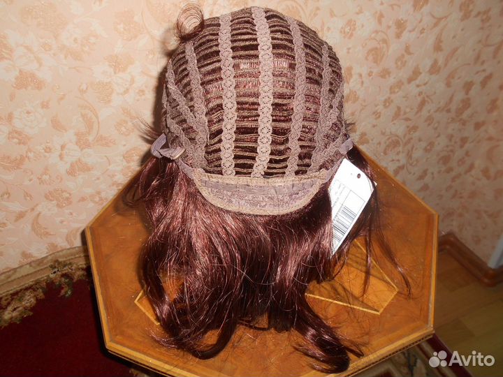 Парик из искусственных волос