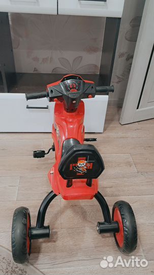 Детский трехколесный велосипед