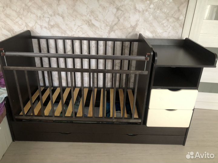 Кроватка трансформер с маятником
