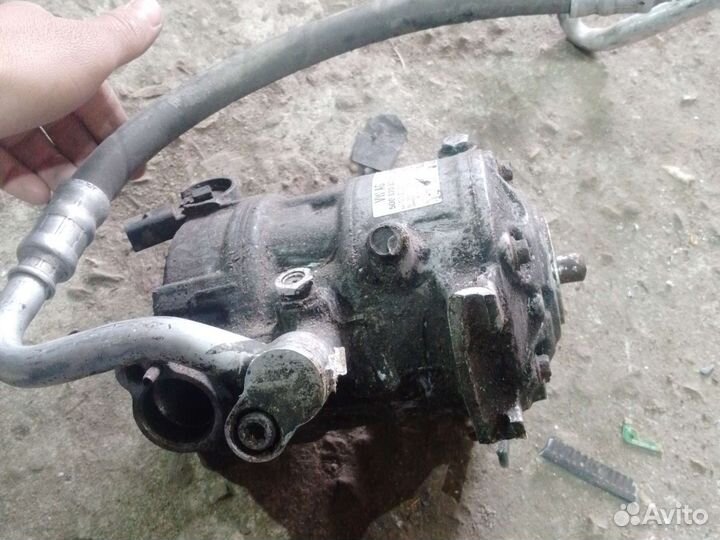 Компрессор кондиционера на Skoda Rapid 2017 год