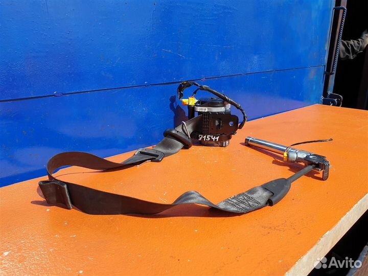 Ремень безопасности передний правый Ford Focus 3+