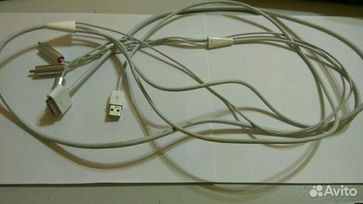 Кабель для подключения iPhone и iPod к телевизору