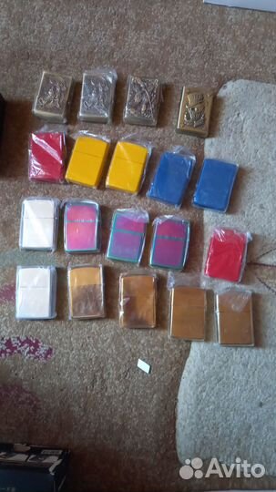 Зажигалка бензиновая красная и желтая